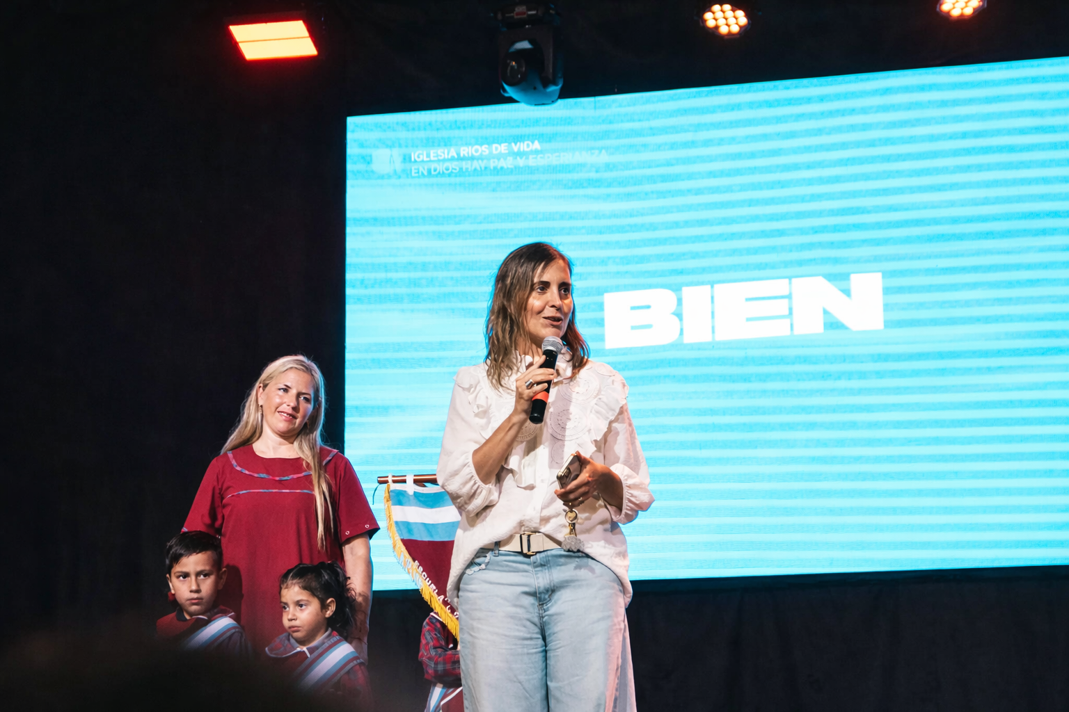 Directora Nosotros